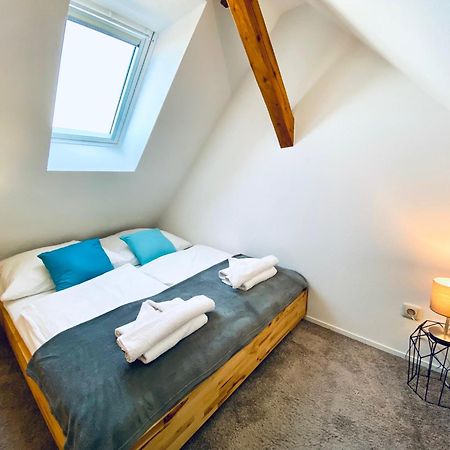 Apartment Schleusentor - Ferienwohnung Maisonette Rostock Esterno foto
