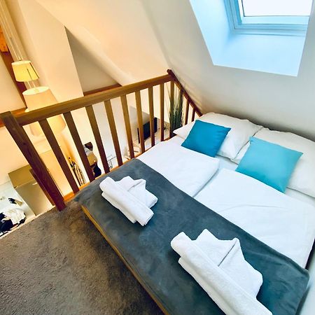 Apartment Schleusentor - Ferienwohnung Maisonette Rostock Esterno foto