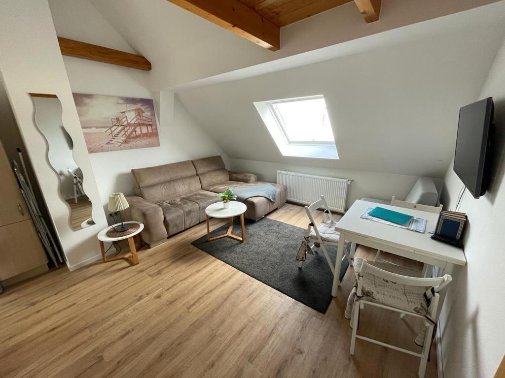 Apartment Schleusentor - Ferienwohnung Maisonette Rostock Esterno foto