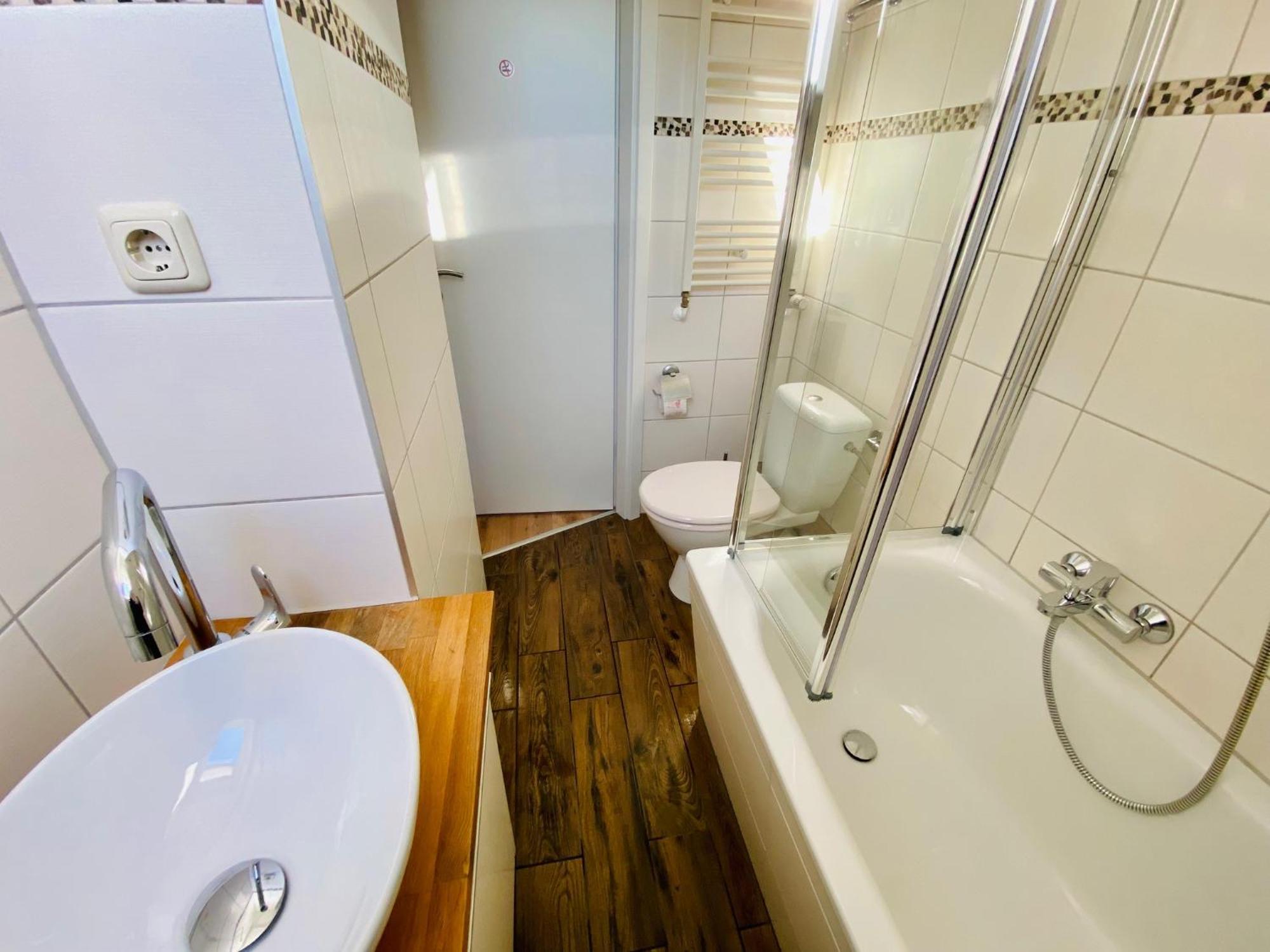 Apartment Schleusentor - Ferienwohnung Maisonette Rostock Esterno foto