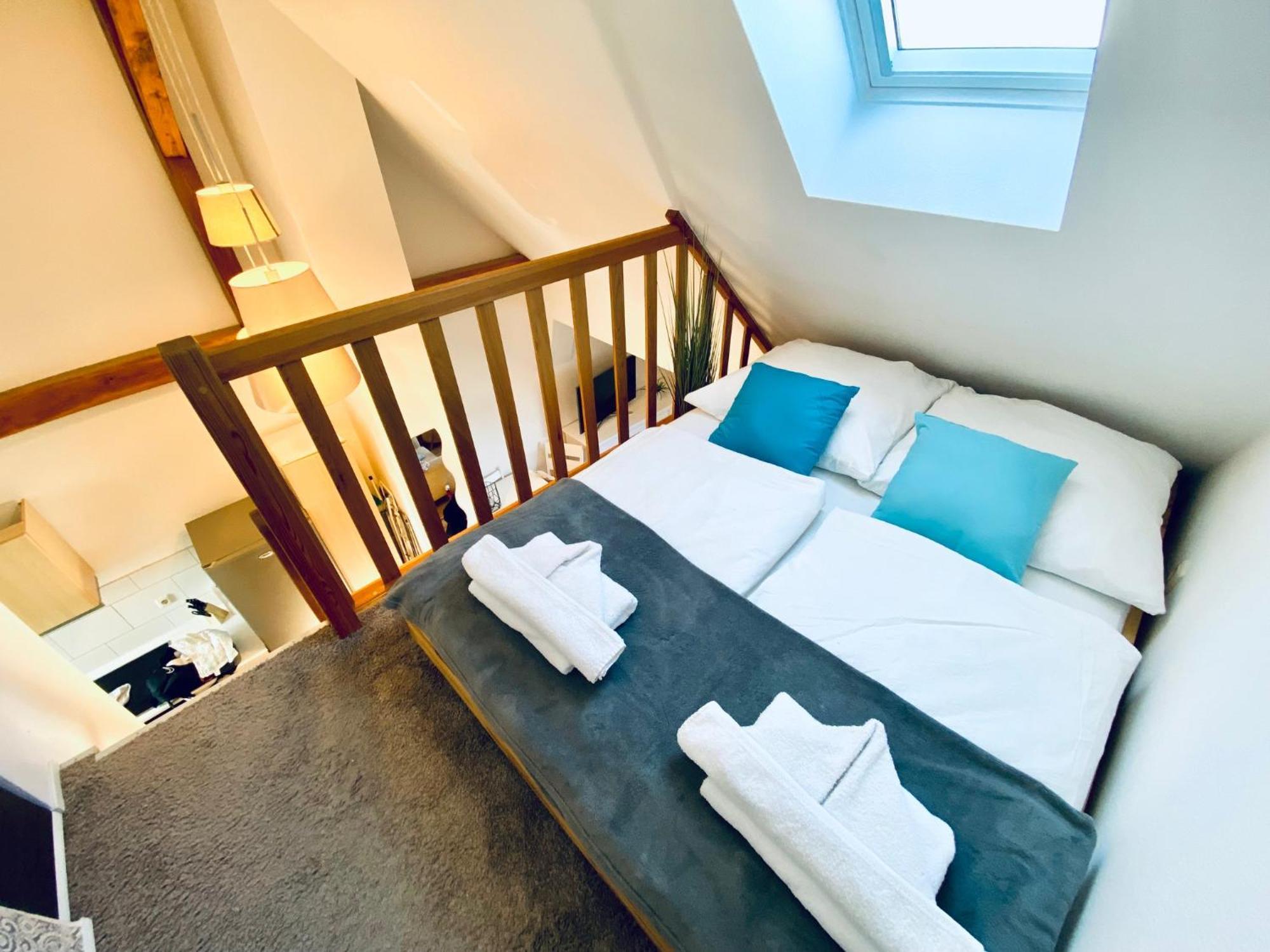 Apartment Schleusentor - Ferienwohnung Maisonette Rostock Esterno foto